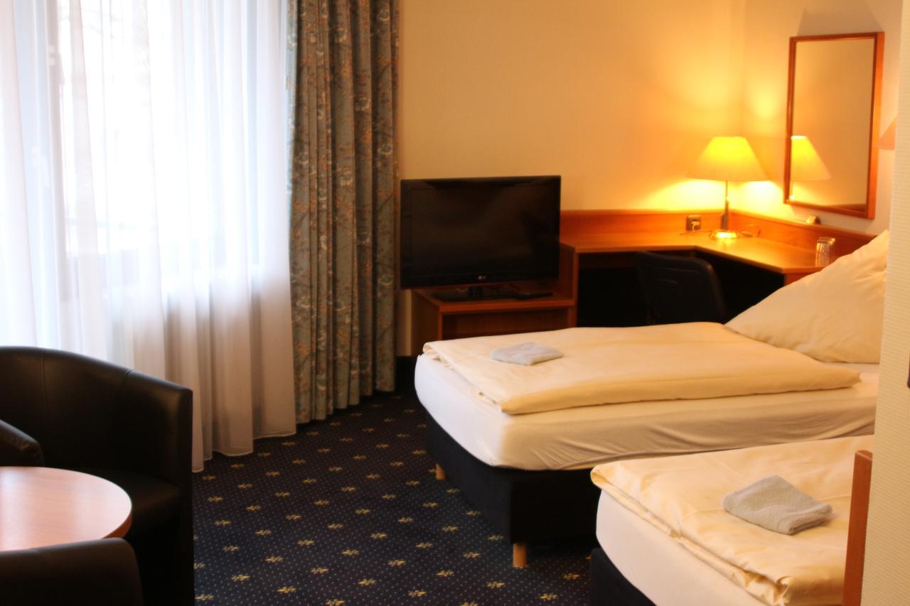 Karaman Group Hotel Bad Nenndorf Bagian luar foto