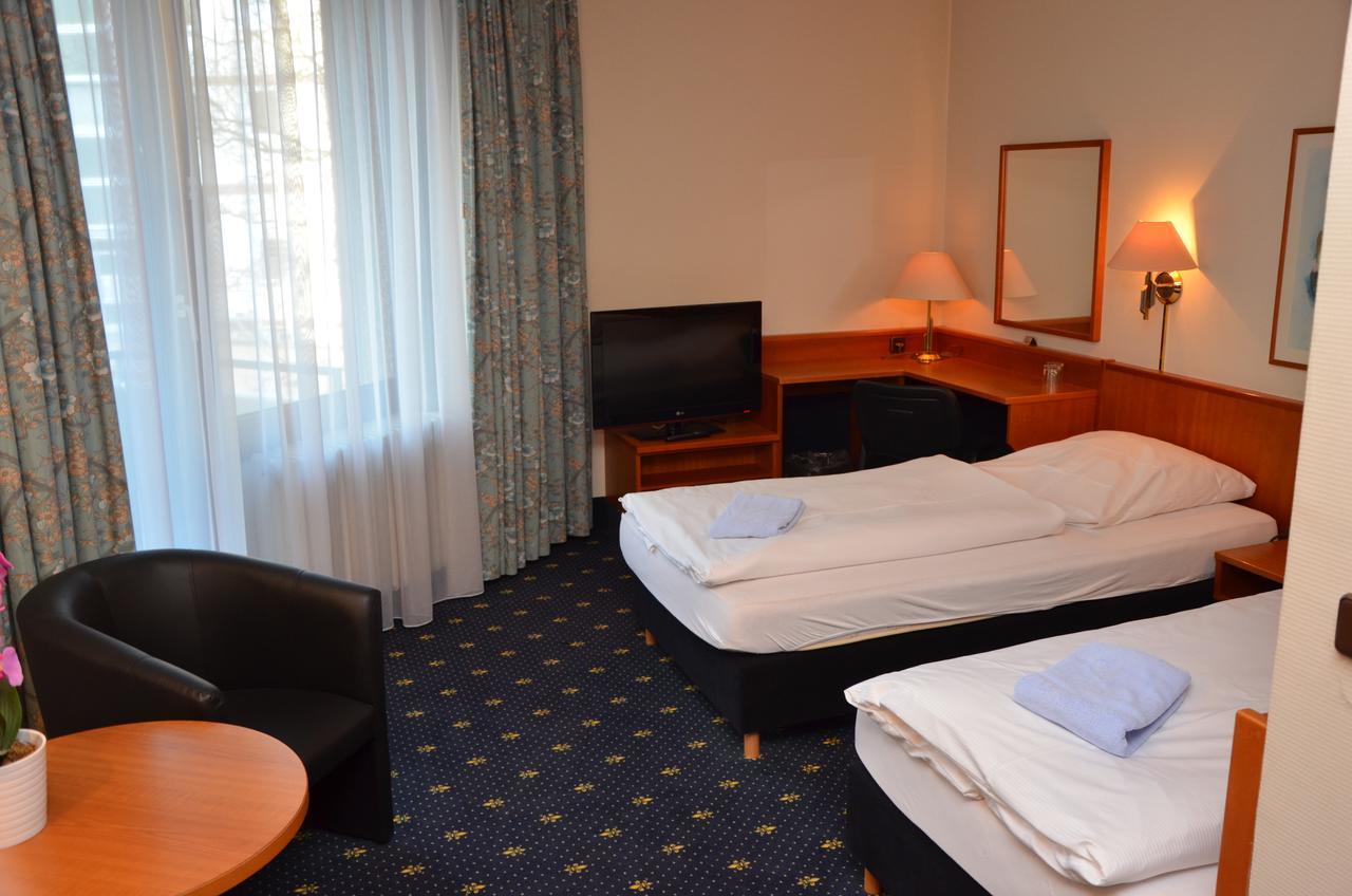 Karaman Group Hotel Bad Nenndorf Bagian luar foto