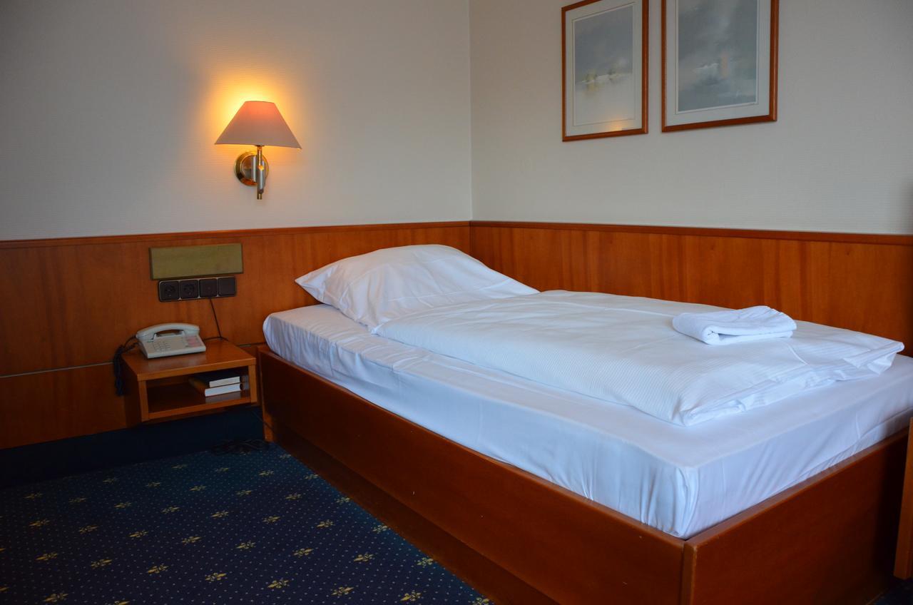Karaman Group Hotel Bad Nenndorf Bagian luar foto