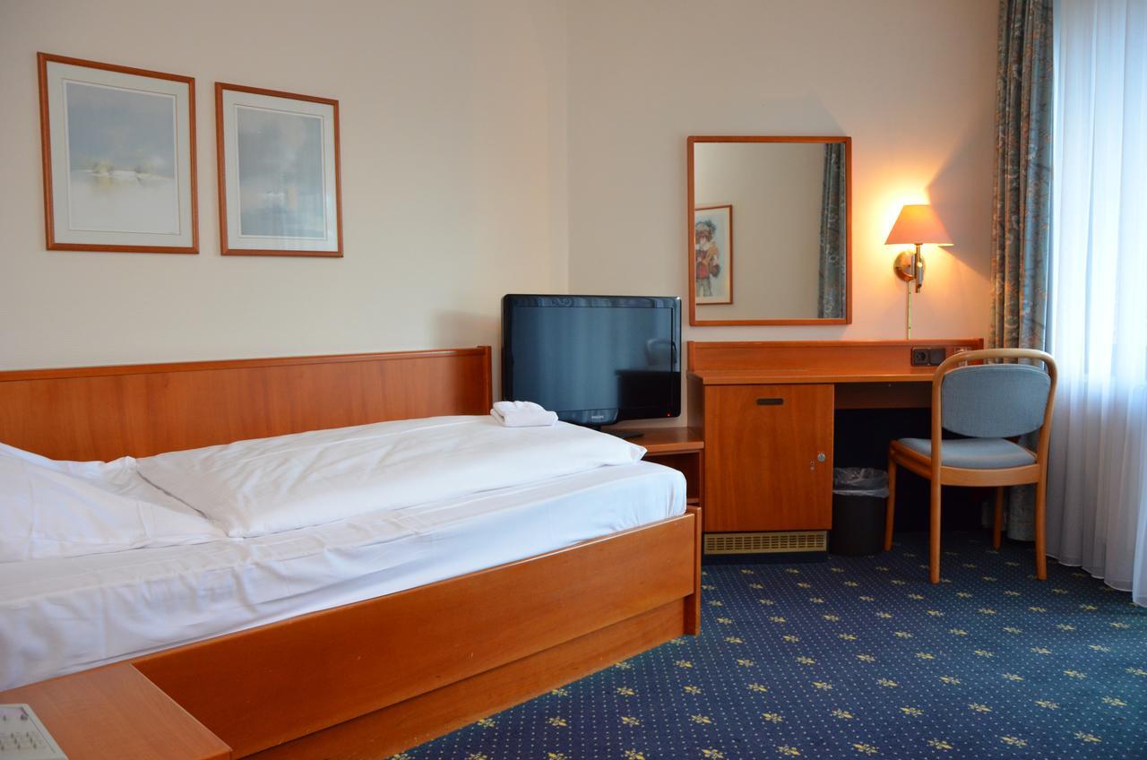 Karaman Group Hotel Bad Nenndorf Bagian luar foto