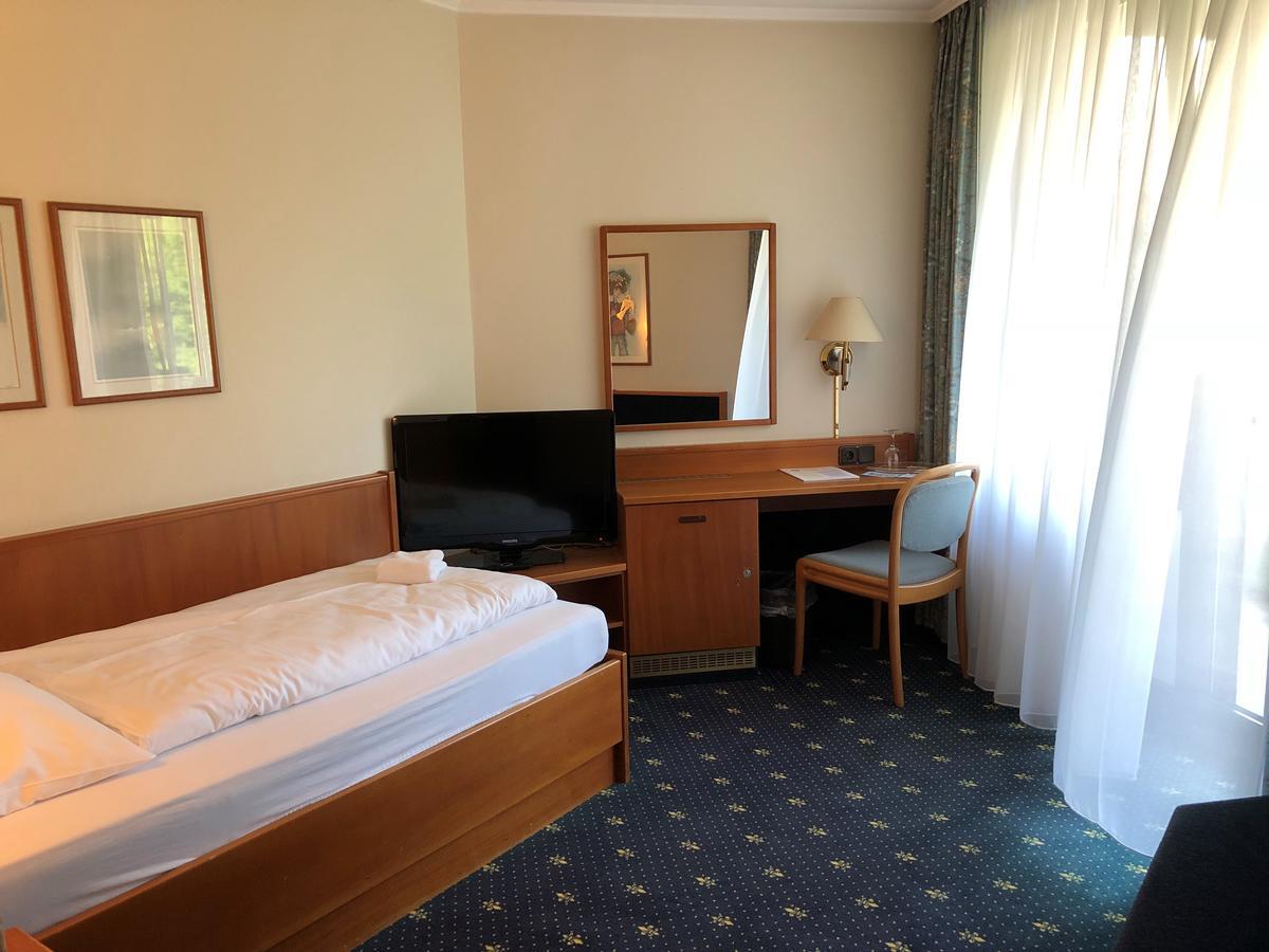 Karaman Group Hotel Bad Nenndorf Bagian luar foto