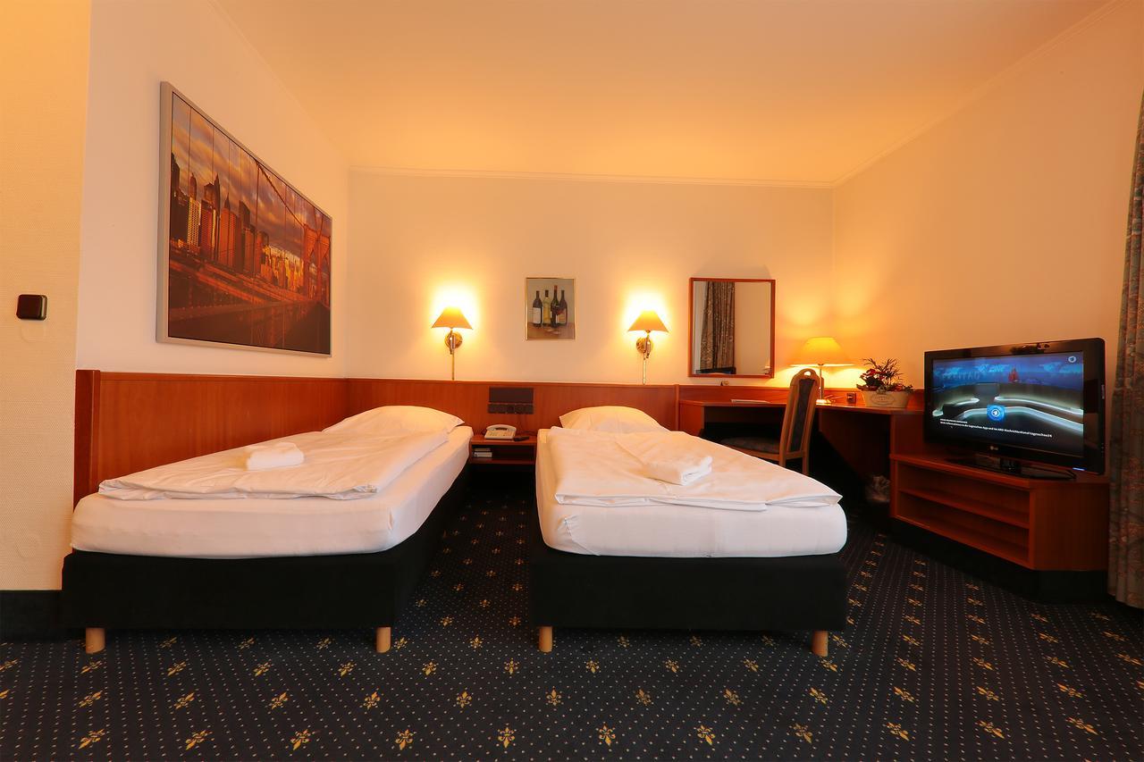Karaman Group Hotel Bad Nenndorf Bagian luar foto