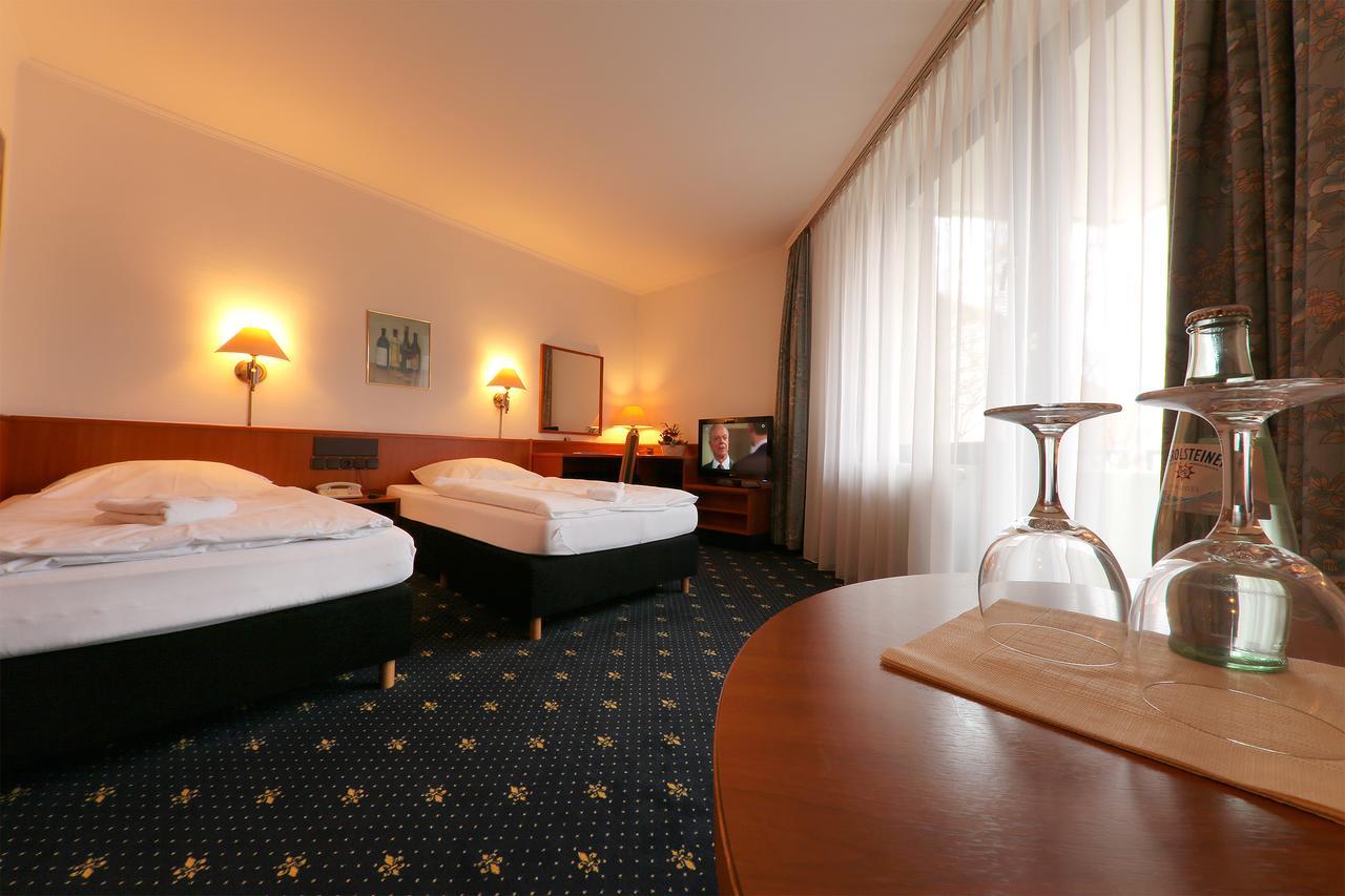 Karaman Group Hotel Bad Nenndorf Bagian luar foto