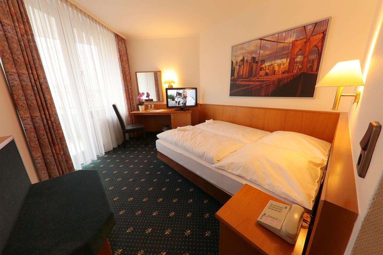 Karaman Group Hotel Bad Nenndorf Bagian luar foto