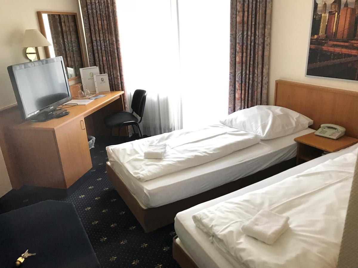 Karaman Group Hotel Bad Nenndorf Bagian luar foto